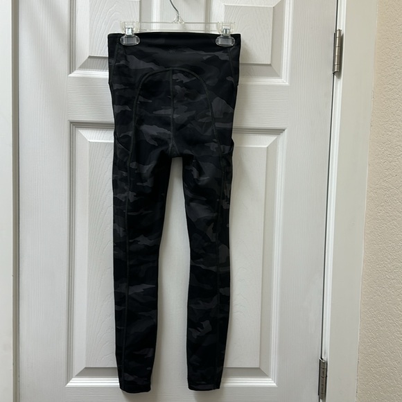 Athleta Ultimate 7/8 Tight *Camo - Picture 5 of 11